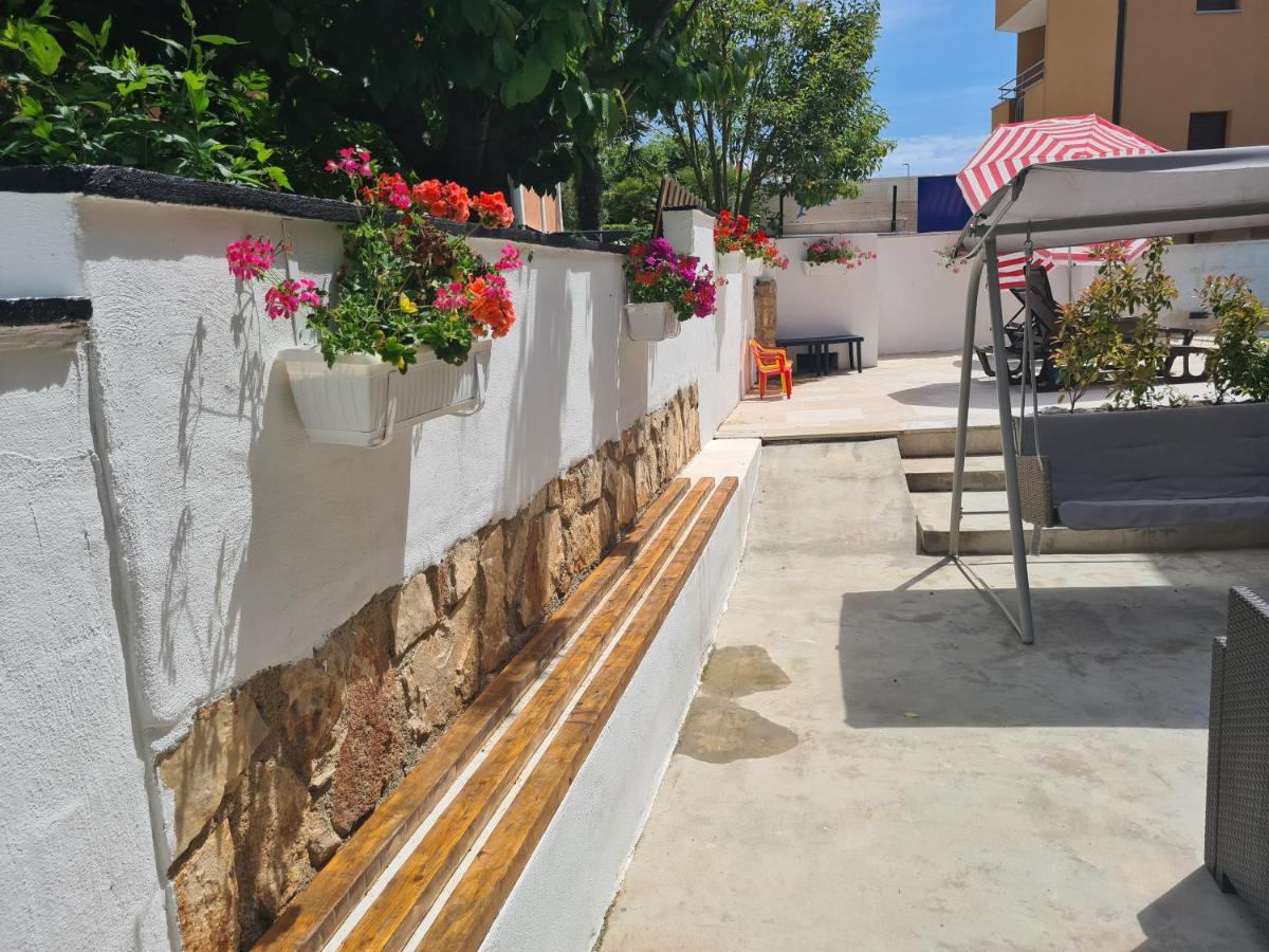 Apartments Jukic Πόρετς Εξωτερικό φωτογραφία