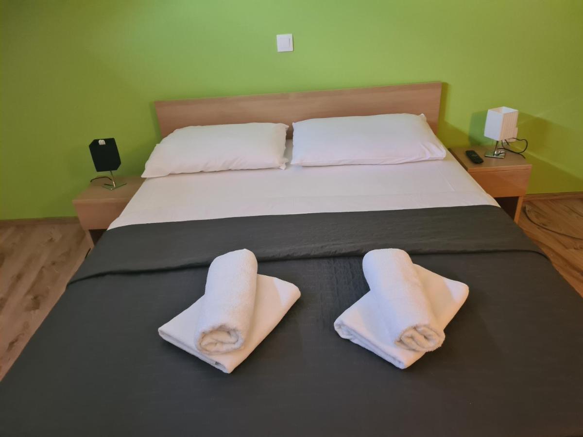Apartments Jukic Πόρετς Εξωτερικό φωτογραφία