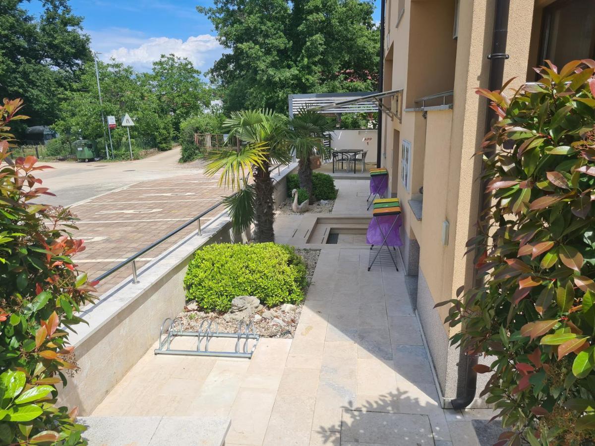 Apartments Jukic Πόρετς Εξωτερικό φωτογραφία