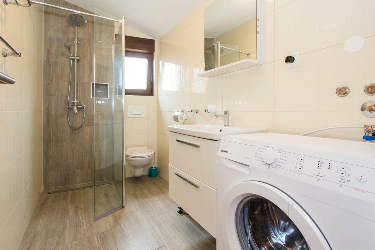 Apartments Jukic Πόρετς Εξωτερικό φωτογραφία